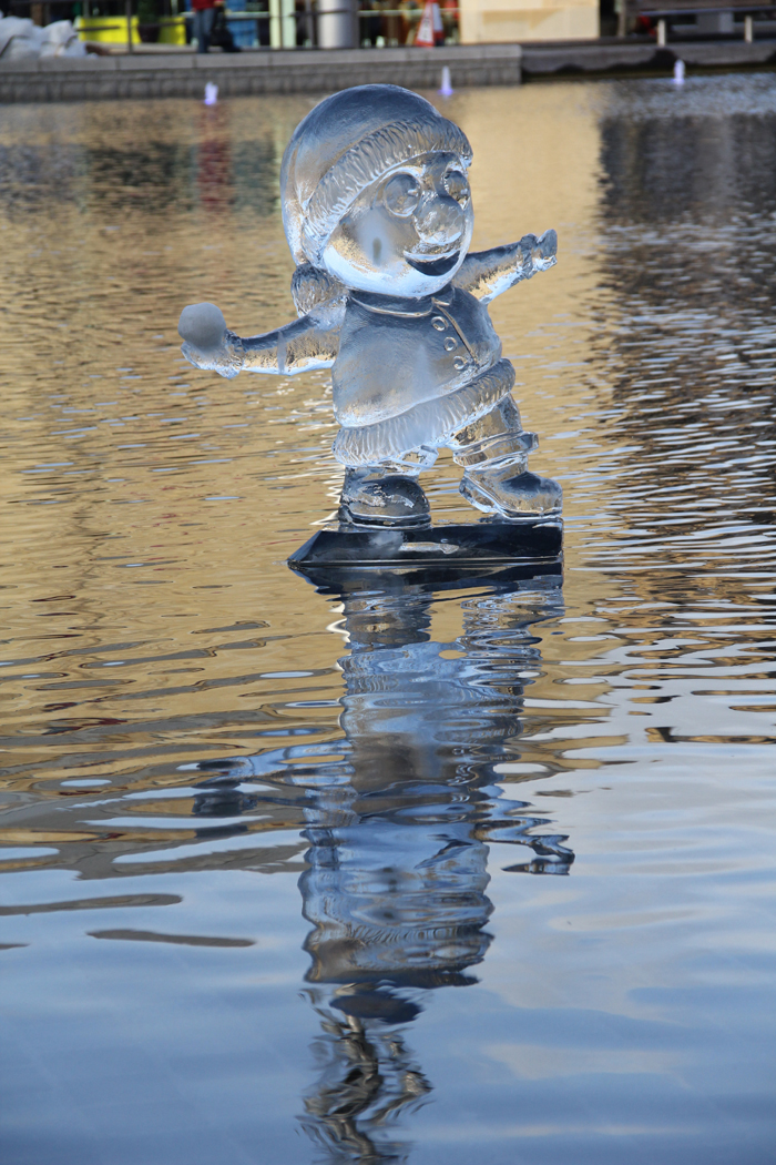 Sparkle ice sculpture