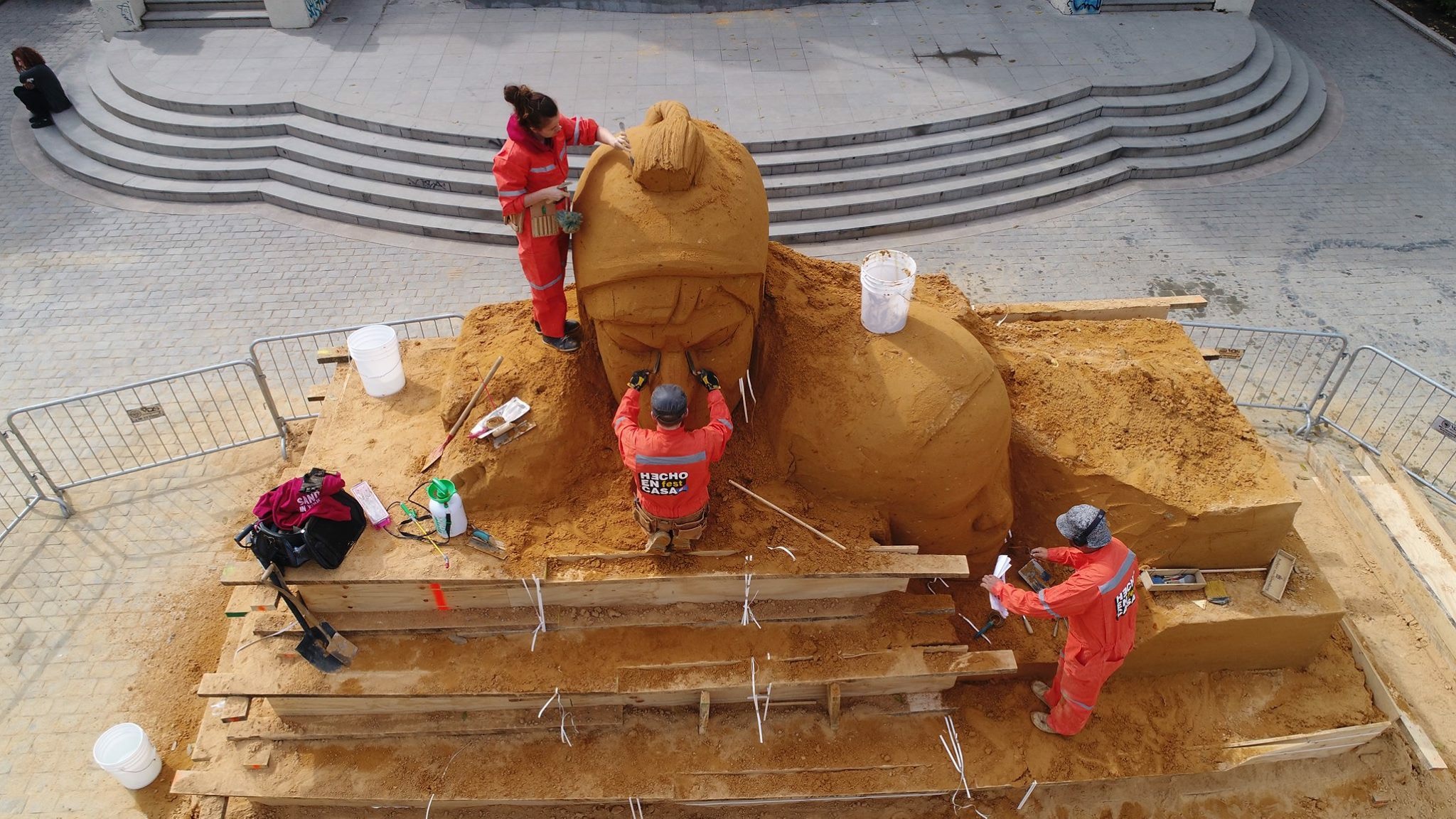 claire_jamieson_yorkshire_based_jamie_wardley_sand_sculpture_sand_in_your_eye