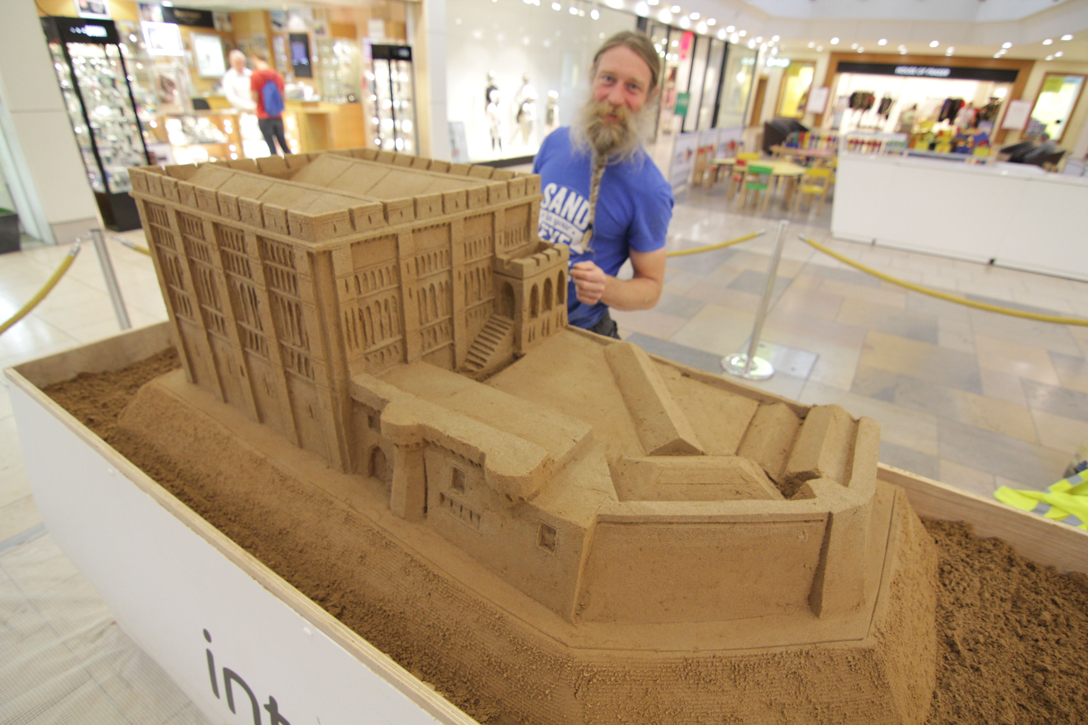 sand art castle
