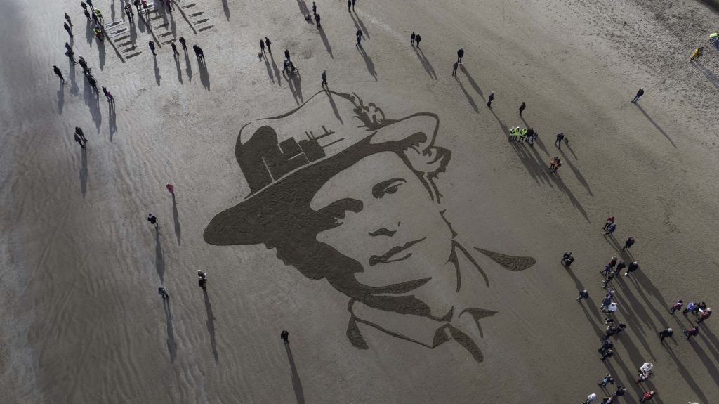 world war one centenary sand drawing Courtesy of 14-18 NOW 3