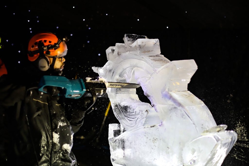 professional ice sculpture