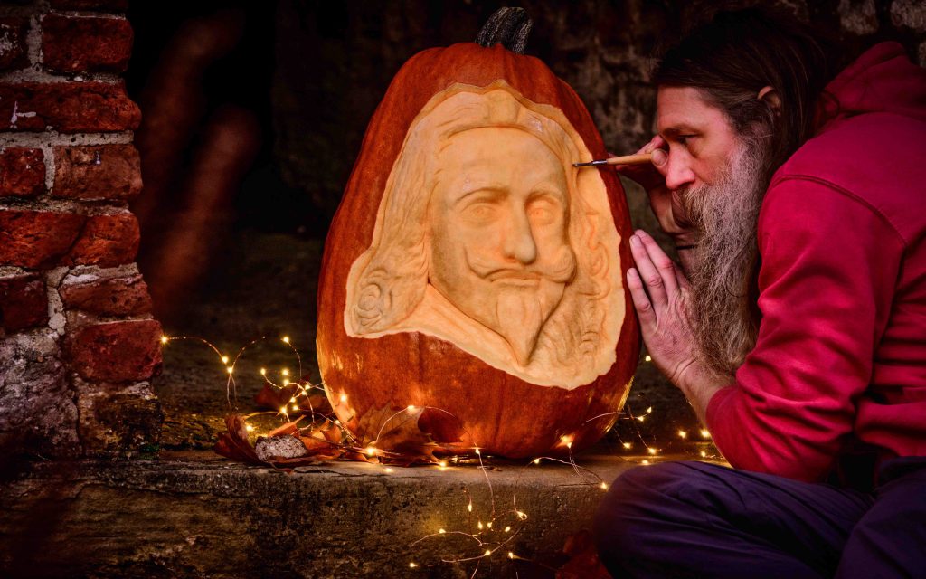 live pumpkin carving uk