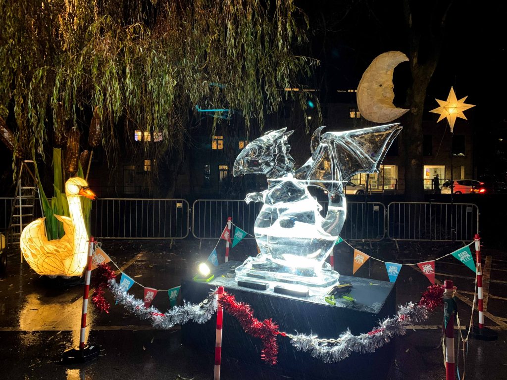 light_up_the_valley_ice_sculpture_lanterns